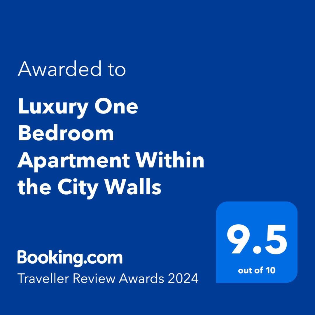 Luxury One Bedroom Within The Walls Apartment *